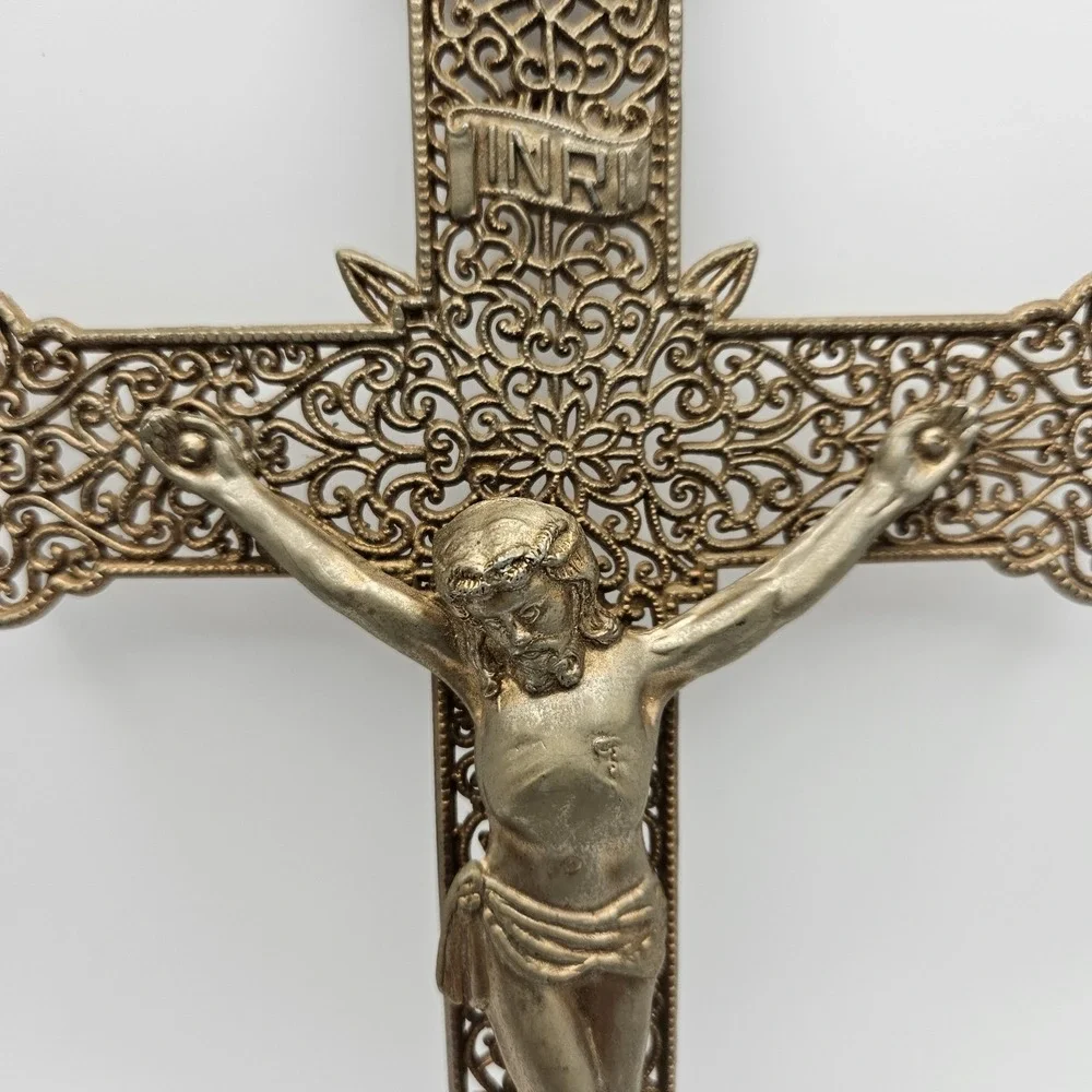 Vintage Gold Tone Filigree Metal Wall Crucifix 9